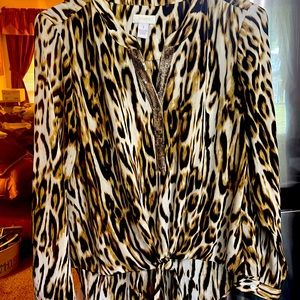 Chico’s Animal Print Tie front Blouse US Size 8 (Chico’s Size 1) NWOT $99